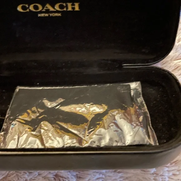 Original Coach Eyeglass case in black with Coach cleaning cloth - Picture 8 of 9